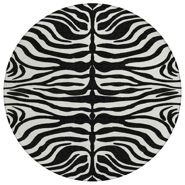HomeRoots 5' Black and Ivory Animal Print Area Rug - Washable, Durable, Perfect for Indoor and Outdoor Use 8' Round 600590
