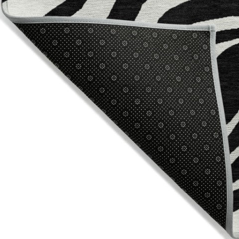 Homeroots 3' Artichoke Green And Ivory Animal Print Washable Area Rug For Indoor Or Outdoor Use, Durable Style 8' Round Polyester 600590