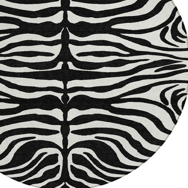 Homeroots 3' Artichoke Green And Ivory Animal Print Washable Area Rug For Indoor Or Outdoor Use, Durable Style 8' Round Polyester 600590