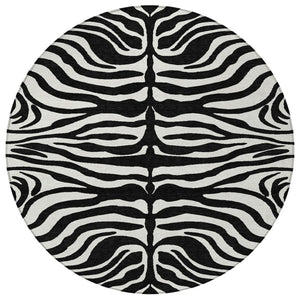 Homeroots 3' Artichoke Green And Ivory Animal Print Washable Area Rug For Indoor Or Outdoor Use, Durable Style 8' Round Polyester 600590