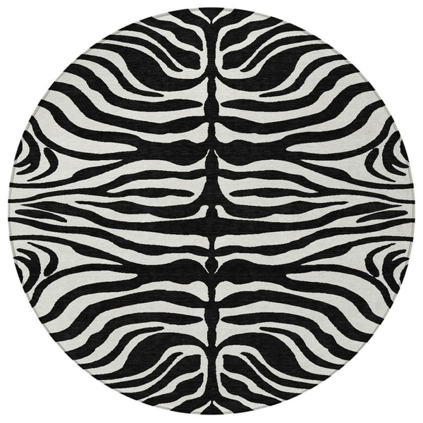 Homeroots 3' Artichoke Green And Ivory Animal Print Washable Area Rug For Indoor Or Outdoor Use, Durable Style 8' Round Polyester 600590