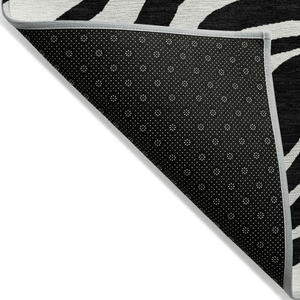 Homeroots 3' Artichoke Green And Ivory Animal Print Washable Area Rug For Indoor Or Outdoor Use, Durable Style 8' X 10' Polyester 600591