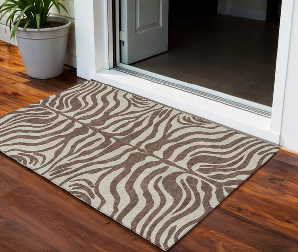 Homeroots 3' Artichoke Green And Ivory Animal Print Washable Area Rug For Indoor Or Outdoor Use, Durable Style 3' X 5' Polyester 600594