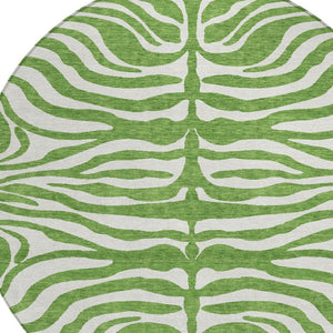 Homeroots 3' Artichoke Green And Ivory Animal Print Washable Area Rug For Indoor Or Outdoor Use, Durable Style 8' Round Polyester 600608