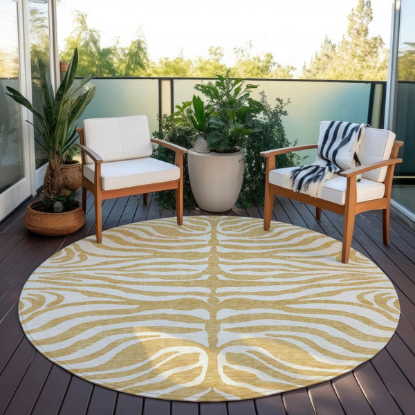 Homeroots 3' Artichoke Green And Ivory Animal Print Washable Area Rug For Indoor Or Outdoor Use, Durable Style 8' Round Polyester 600614