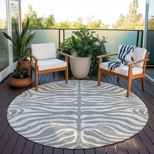 Homeroots 3' Artichoke Green And Ivory Animal Print Washable Area Rug For Indoor Or Outdoor Use, Durable Style 8' Round Polyester 600620