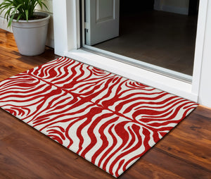 Homeroots 3' Artichoke Green And Ivory Animal Print Washable Area Rug For Indoor Or Outdoor Use, Durable Style 3' X 5' Polyester 600648