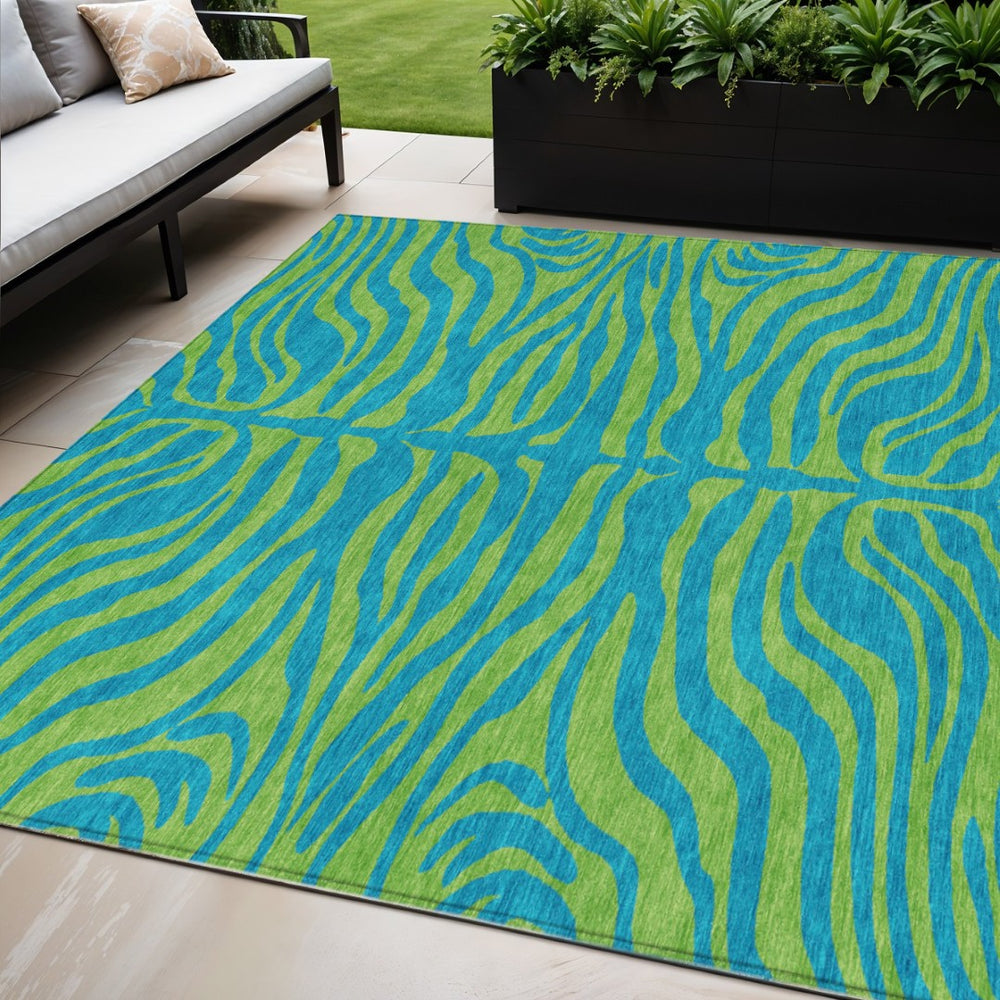 HomeRoots 5' Vibrant Teal Blue and Green Animal Print Area Rug - Stylish, Durable, Machine Washable Design for Indoors & Outdoors 5' X 8' 600709