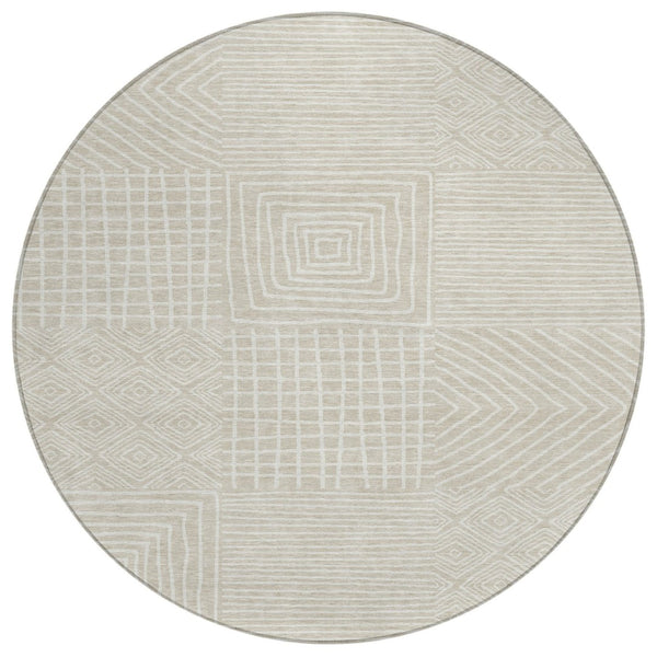 HomeRoots 5' Beige and Ivory Geometric Area Rug – Stylish, Washable, Indoor-Outdoor Durability for Any Space 8' Round 600722