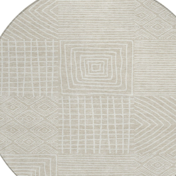Homeroots 3' Beige And Ivory Geometric Washable Area Rug – Durable Indoor Outdoor Comfort For Any Space 8' Round Polyester 600722