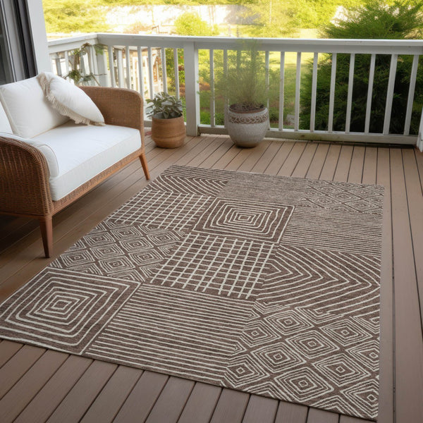 Homeroots 3' Beige And Ivory Geometric Washable Area Rug – Durable Indoor Outdoor Comfort For Any Space 3' X 5' Polyester 600726