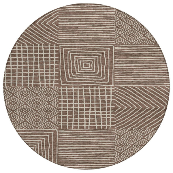 HomeRoots 5' Stylish Brown and Ivory Geometric Washable Area Rug for Indoor and Outdoor High-Traffic Spaces 8' Round 600728