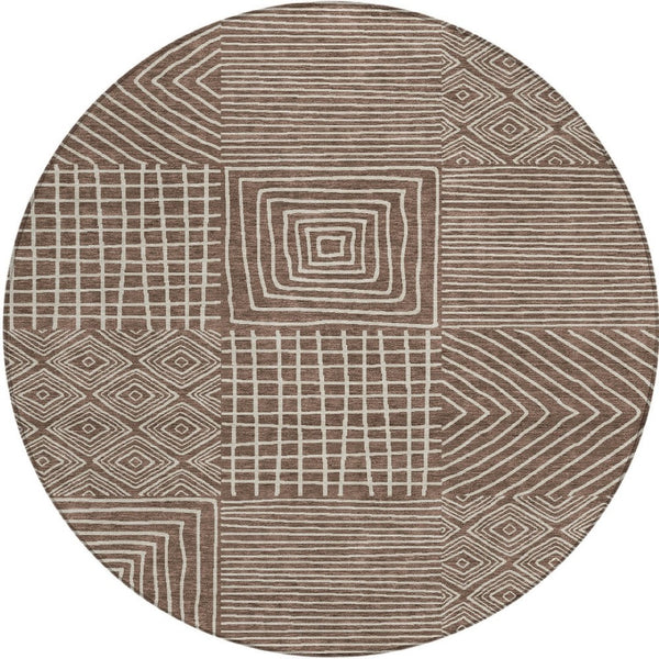 Homeroots 3' Beige And Ivory Geometric Washable Area Rug – Durable Indoor Outdoor Comfort For Any Space 8' Round Polyester 600728