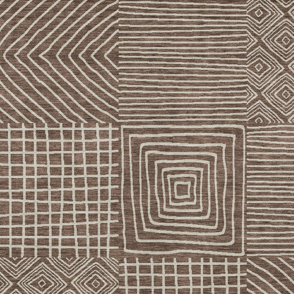 Homeroots 3' Beige And Ivory Geometric Washable Area Rug – Durable Indoor Outdoor Comfort For Any Space 8' X 10' Polyester 600729
