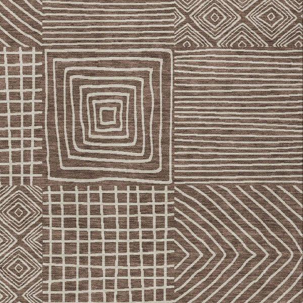 Homeroots 3' Beige And Ivory Geometric Washable Area Rug – Durable Indoor Outdoor Comfort For Any Space 9' X 12' Polyester 600730