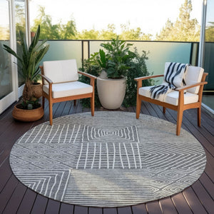 Homeroots 3' Beige And Ivory Geometric Washable Area Rug – Durable Indoor Outdoor Comfort For Any Space 8' Round Polyester 600734