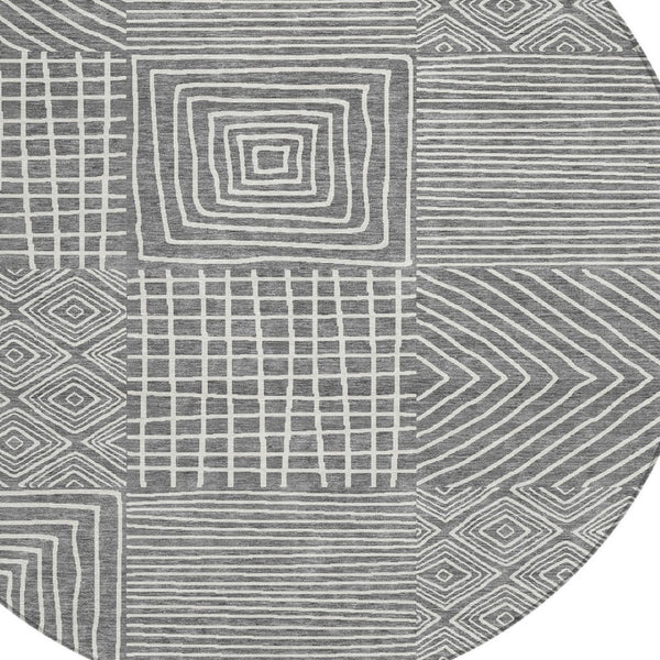 Homeroots 3' Beige And Ivory Geometric Washable Area Rug – Durable Indoor Outdoor Comfort For Any Space 8' Round Polyester 600734