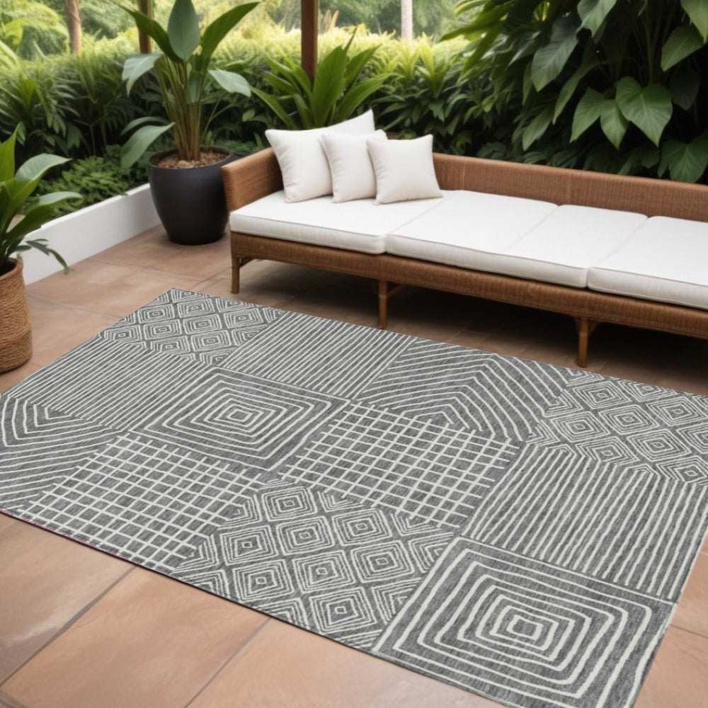 HomeRoots 9' X 12' Charcoal & Ivory Geometric Washable Rug - Stylish, Durable, Indoor/Outdoor Solution for Homes 600736