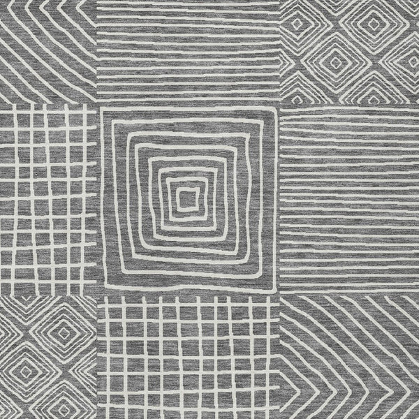 Homeroots 3' Beige And Ivory Geometric Washable Area Rug – Durable Indoor Outdoor Comfort For Any Space 9' X 12' Polyester 600736