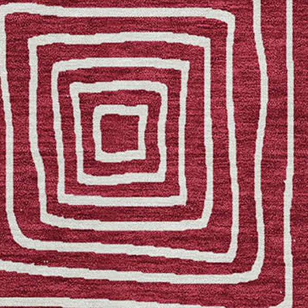 Homeroots 3' Beige And Ivory Geometric Washable Area Rug – Durable Indoor Outdoor Comfort For Any Space 8' X 10' Polyester 600741