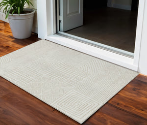 Homeroots 3' Beige And Ivory Geometric Washable Area Rug – Durable Indoor Outdoor Comfort For Any Space 3' X 5' Polyester 600744