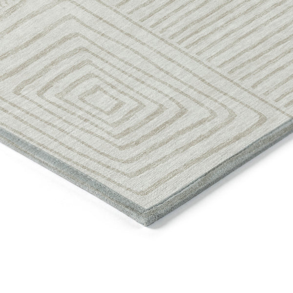 Homeroots 3' Beige And Ivory Geometric Washable Area Rug – Durable Indoor Outdoor Comfort For Any Space 8' Round Polyester 600746