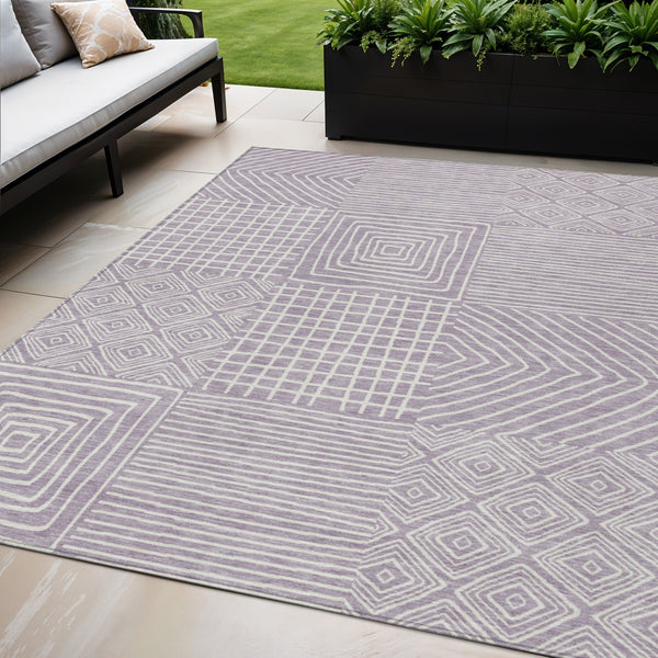 Homeroots 3' Beige And Ivory Geometric Washable Area Rug – Durable Indoor Outdoor Comfort For Any Space 5' X 8' Polyester 600751