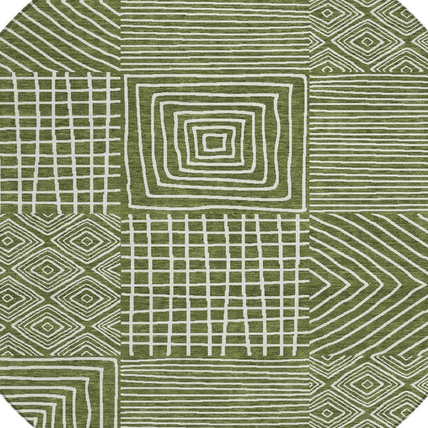 Homeroots 3' Beige And Ivory Geometric Washable Area Rug – Durable Indoor Outdoor Comfort For Any Space 8' Round Polyester 600764
