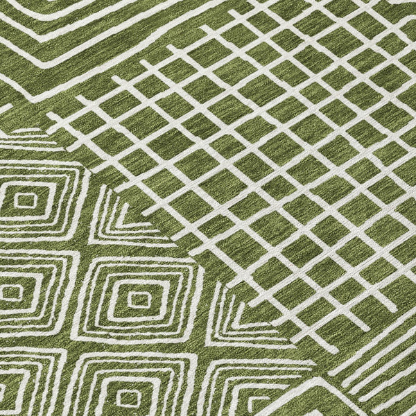 Homeroots 3' Beige And Ivory Geometric Washable Area Rug – Durable Indoor Outdoor Comfort For Any Space 10' X 14' Polyester 600767