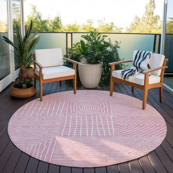 Homeroots 3' Beige And Ivory Geometric Washable Area Rug – Durable Indoor Outdoor Comfort For Any Space 8' Round Polyester 600770
