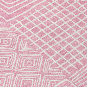 Homeroots 3' Beige And Ivory Geometric Washable Area Rug – Durable Indoor Outdoor Comfort For Any Space 10' X 14' Polyester 600773