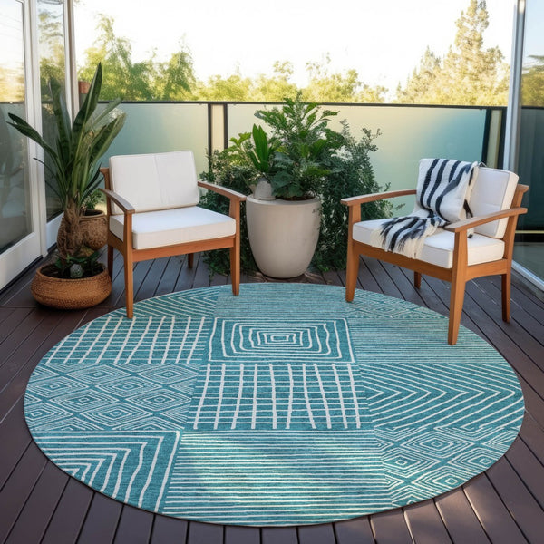 Homeroots 3' Beige And Ivory Geometric Washable Area Rug – Durable Indoor Outdoor Comfort For Any Space 8' Round Polyester 600782
