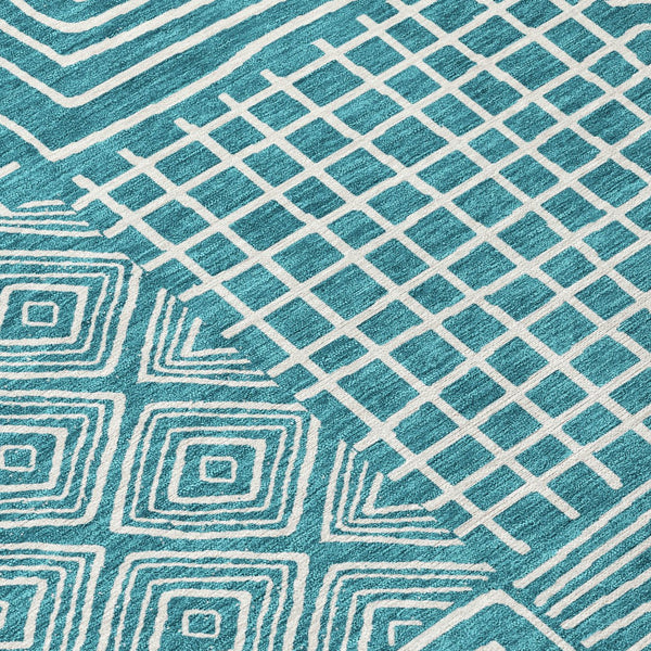 Homeroots 3' Beige And Ivory Geometric Washable Area Rug – Durable Indoor Outdoor Comfort For Any Space 8' Round Polyester 600782