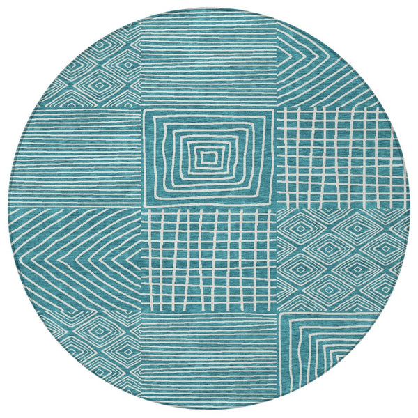 Homeroots 3' Beige And Ivory Geometric Washable Area Rug – Durable Indoor Outdoor Comfort For Any Space 8' Round Polyester 600782