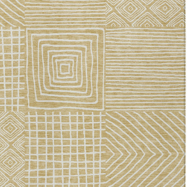Homeroots 3' Beige And Ivory Geometric Washable Area Rug – Durable Indoor Outdoor Comfort For Any Space 3' X 5' Polyester 600786