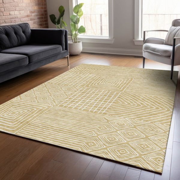 Homeroots 3' Beige And Ivory Geometric Washable Area Rug – Durable Indoor Outdoor Comfort For Any Space 10' X 14' Polyester 600791