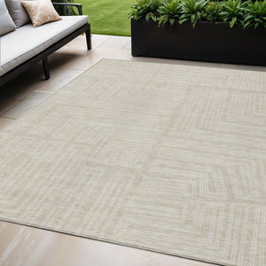 Homeroots 3' Beige And Ivory Geometric Washable Area Rug - Perfect For Indoor And Outdoor Spaces! 5' X 8' Polyester 600793