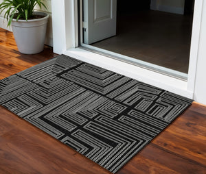 Homeroots 3' Beige And Ivory Geometric Washable Area Rug - Perfect For Indoor And Outdoor Spaces! 3' X 5' Polyester 600798