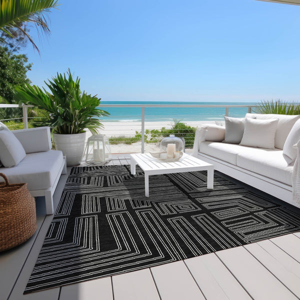 Homeroots 3' Beige And Ivory Geometric Washable Area Rug - Perfect For Indoor And Outdoor Spaces! 3' X 5' Polyester 600798