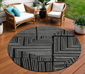 Homeroots 3' Beige And Ivory Geometric Washable Area Rug - Perfect For Indoor And Outdoor Spaces! 8' Round Polyester 600800