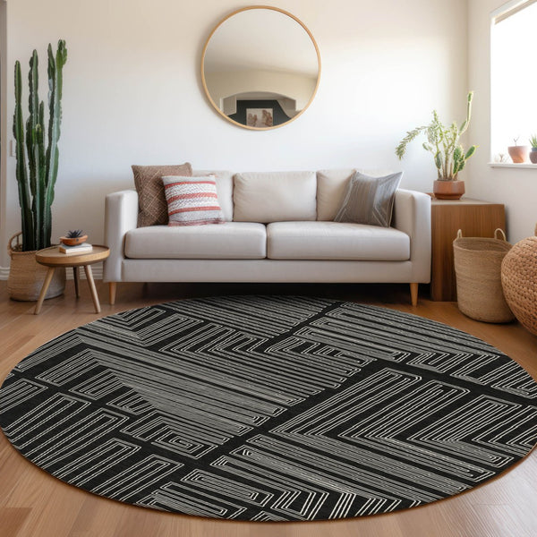 Homeroots 3' Beige And Ivory Geometric Washable Area Rug - Perfect For Indoor And Outdoor Spaces! 8' Round Polyester 600800