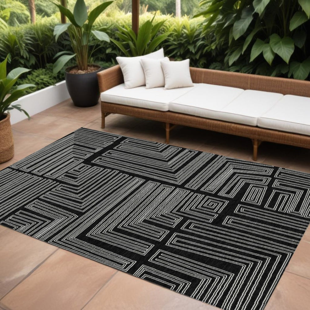 HomeRoots 9' X 12' Black and Ivory Geometric Washable Rug - Durable Indoor/Outdoor Style for High-Traffic Areas 600802