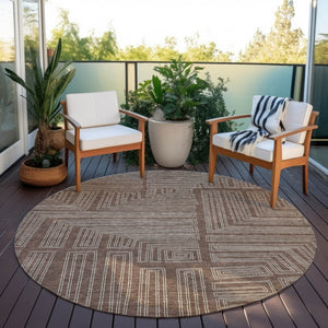 Homeroots 3' Beige And Ivory Geometric Washable Area Rug - Perfect For Indoor And Outdoor Spaces! 8' Round Polyester 600806