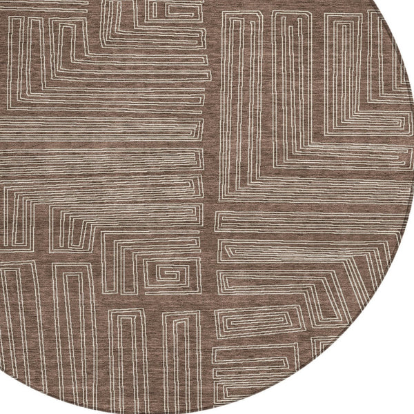 Homeroots 3' Beige And Ivory Geometric Washable Area Rug - Perfect For Indoor And Outdoor Spaces! 8' Round Polyester 600806