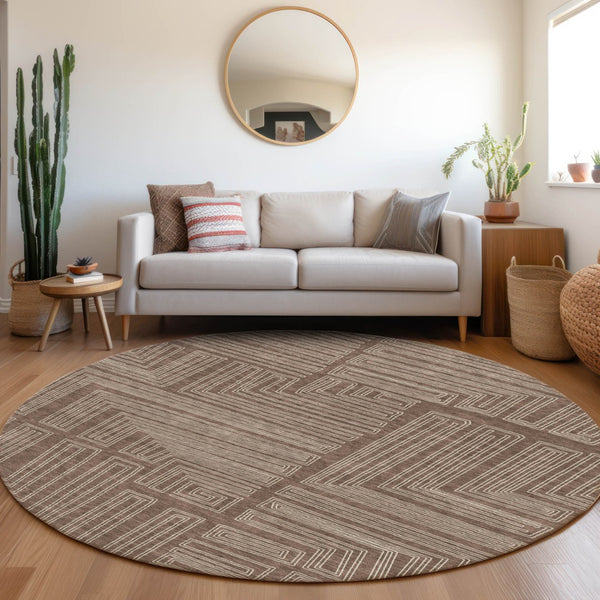 Homeroots 3' Beige And Ivory Geometric Washable Area Rug - Perfect For Indoor And Outdoor Spaces! 8' Round Polyester 600806