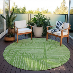 Homeroots 3' Beige And Ivory Geometric Washable Area Rug - Perfect For Indoor And Outdoor Spaces! 8' Round Polyester 600818