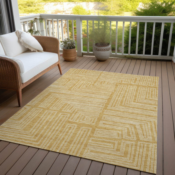 Homeroots 3' Beige And Ivory Geometric Washable Area Rug - Perfect For Indoor And Outdoor Spaces! 5' X 8' Polyester 600823