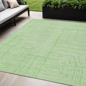 Homeroots 3' Beige And Ivory Geometric Washable Area Rug - Perfect For Indoor And Outdoor Spaces! 5' X 8' Polyester 600835