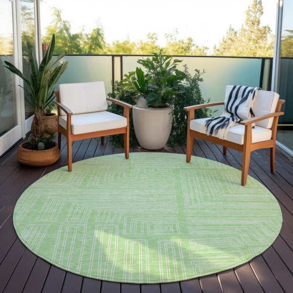 Homeroots 3' Beige And Ivory Geometric Washable Area Rug - Perfect For Indoor And Outdoor Spaces! 8' Round Polyester 600836