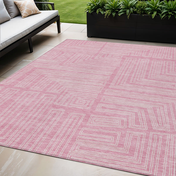 Homeroots 3' Beige And Ivory Geometric Washable Area Rug - Perfect For Indoor And Outdoor Spaces! 5' X 8' Polyester 600847